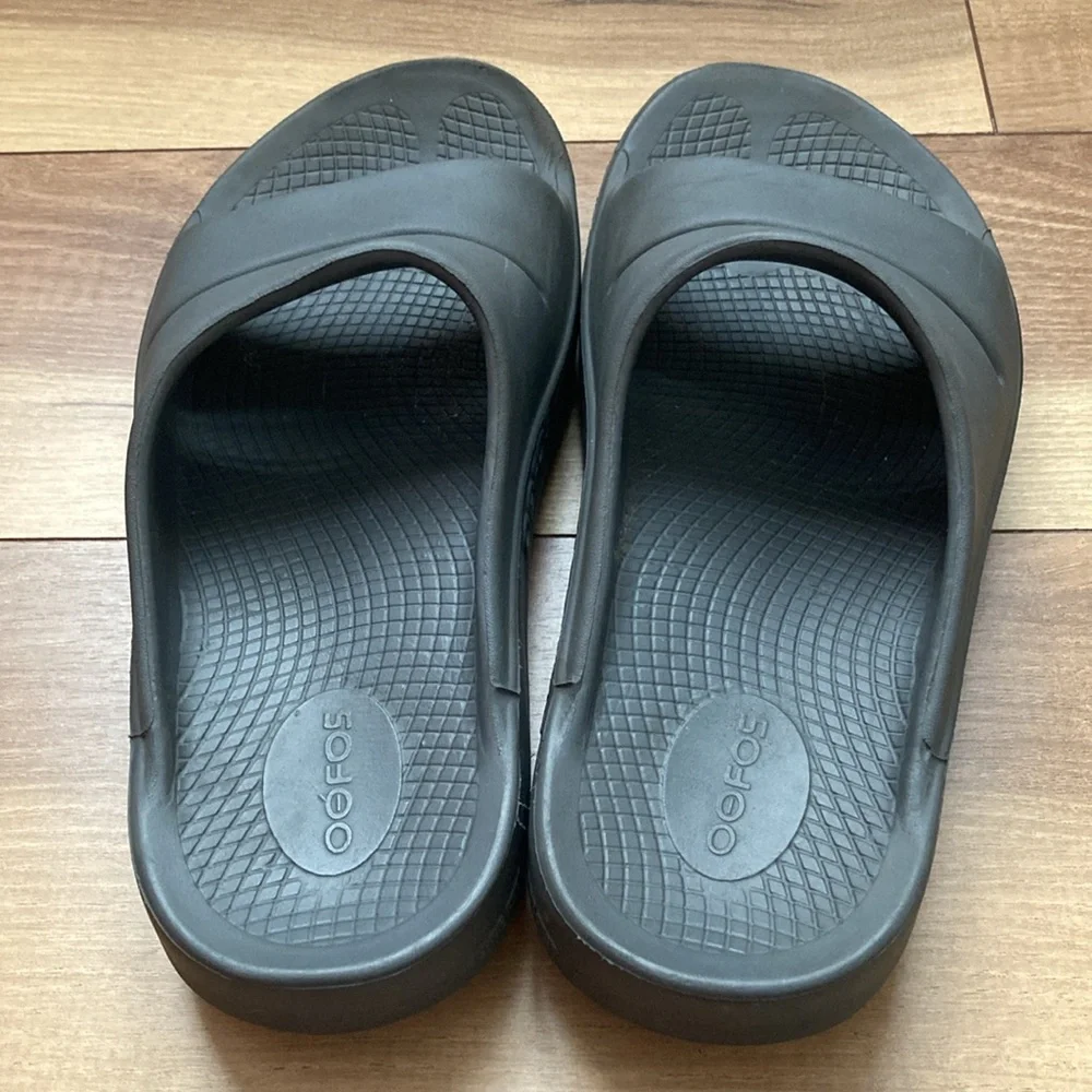 OOFOS Gray Slide Sandals